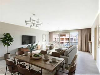 Spacious apartment (124 m²) with THREE full-sized bedrooms for sale in the center of Koksijde-Bad. This unique apartment is located on...
