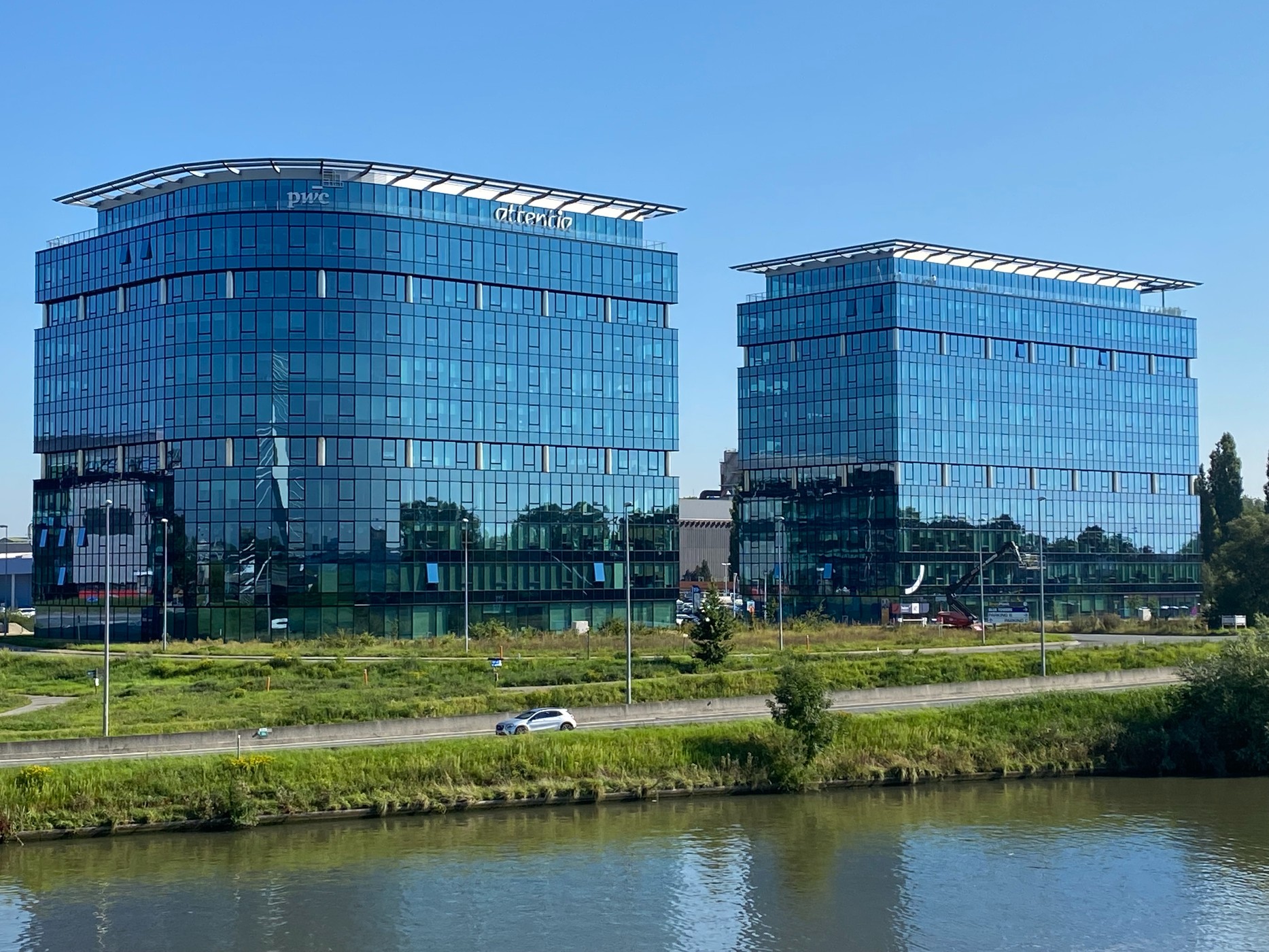 Exclusieve kantoren (587 m²) BLUE TOWERS TE HUUR - photo 1