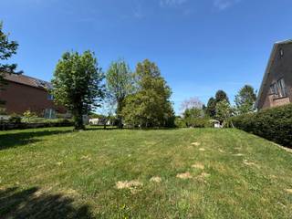 Immo Pické biedt U deze gunstig en goed gelegen bouwgrond aan voor de bouw van een driegevelwoning gelegen in de nabijheid van alle faciliteiten en...