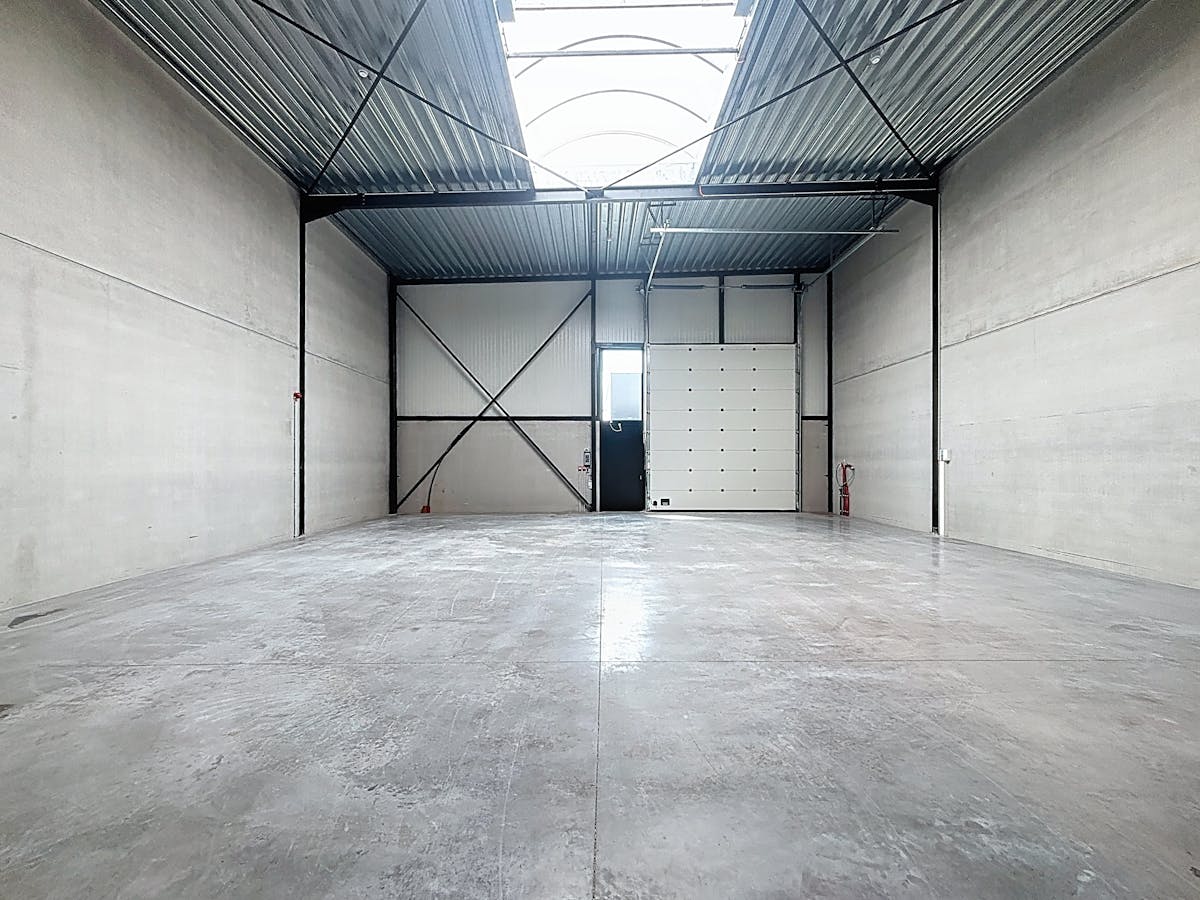 Nieuwbouw KMO-unit te huur van ca. 180 m² in project Saturnus - foto 2