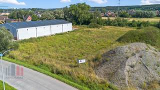 KMO-grond met een oppervlakte van 3.329 m² te koop op amper 2,5 km van de Stationsstraat (N36) en de Oudenaardebaan (N8).  De site is gelegen...