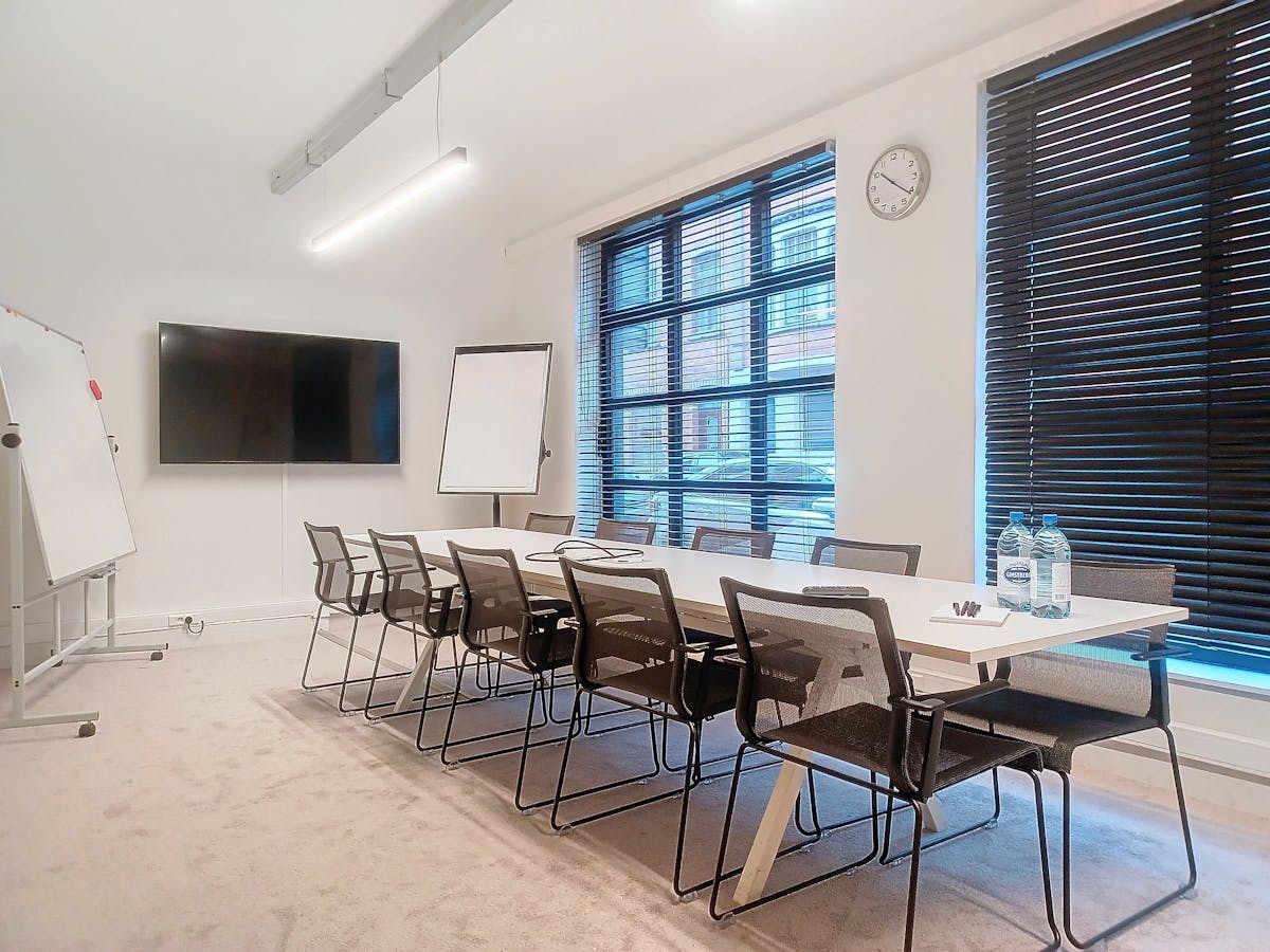 Modern full-service offices (17 m²-51 m²) for rent in Ghent - photo 4
