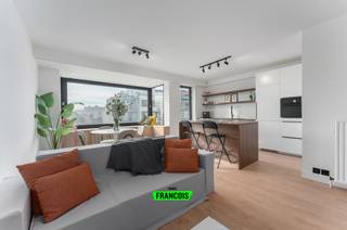 Ontdek dit schitterend gerenoveerde appartement, ideaal gelegen aan de Koninginnelaan 62. In 2025 werd het appartement volledig vernieuwd, met...