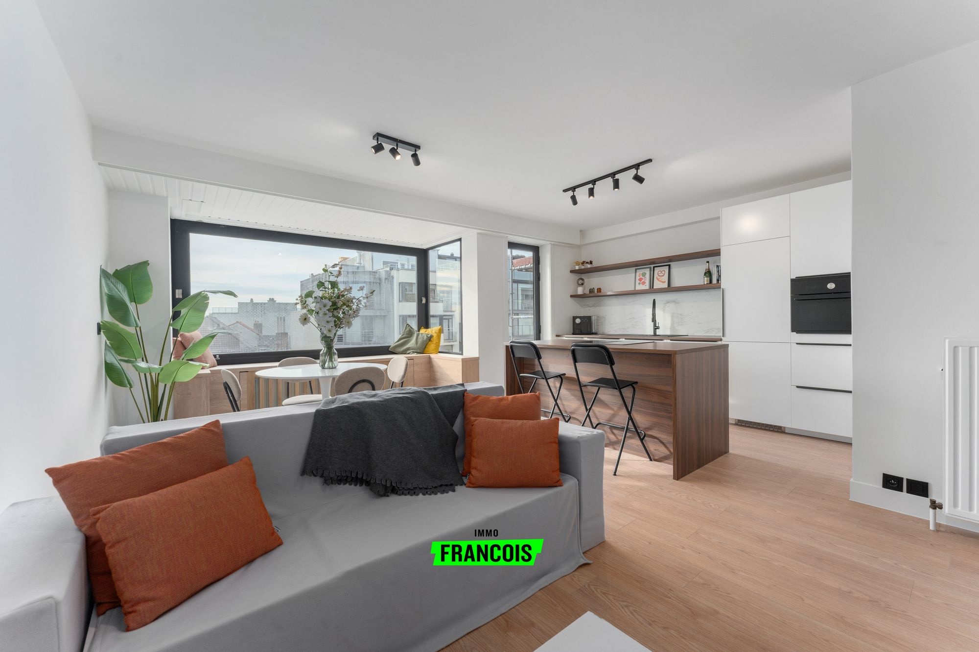 Gerenoveerd appartement met 2 slaapkamers op toplocatie in Oostende - foto 1