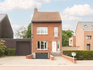 Rustig wonen met veel potentieel. Deze ruime, op te frissen woning ligt in een rustige, groene omgeving vlakbij het centrum van Boechout. Je...