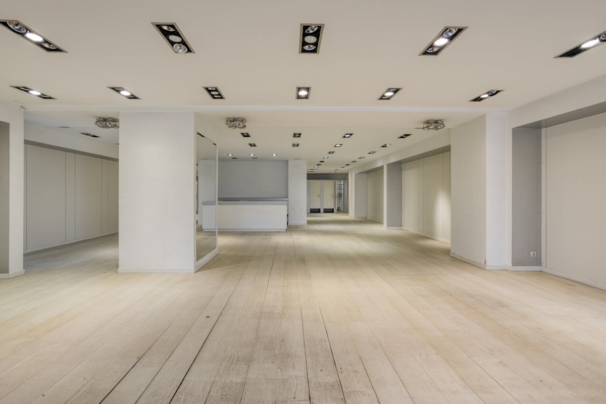 Riant handelspand op de zeedijk van Nieuwpoort (220 m²) te koop - foto 2