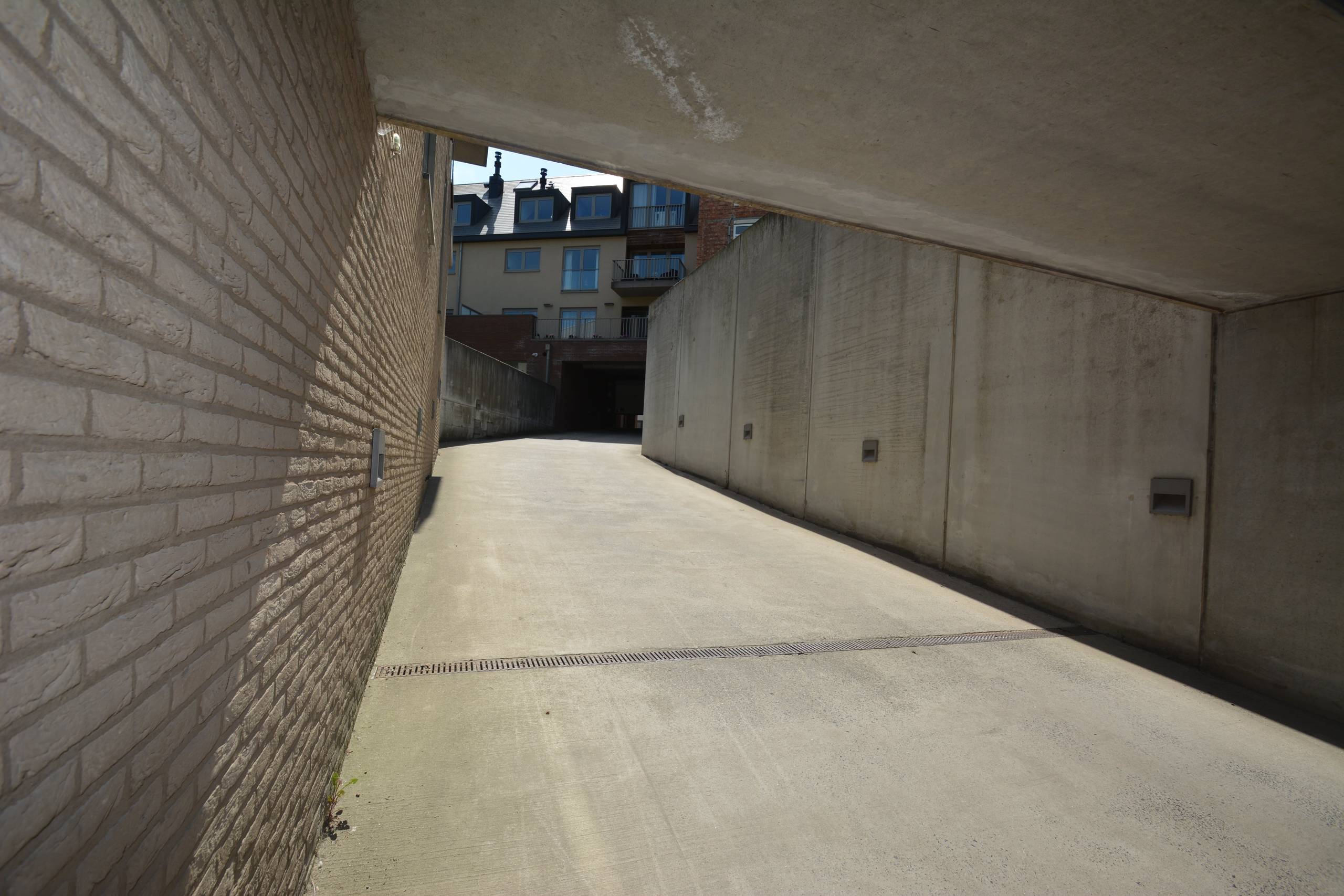 Gesloten garage te huur in Strombeek-Bever - foto 5