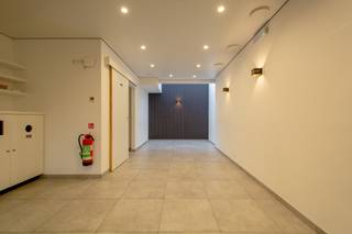 Dit multifunctioneel pand combineert wonen en werken op een ideale manier en is strategisch gelegen nabij het centrum van Brakel. Een...