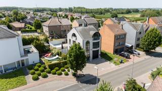 Op zoek naar iets écht unieks in Liedekerke?Net buiten het centrum, op een rustige en aangename ligging aan de rand van een residentiële wijk,...