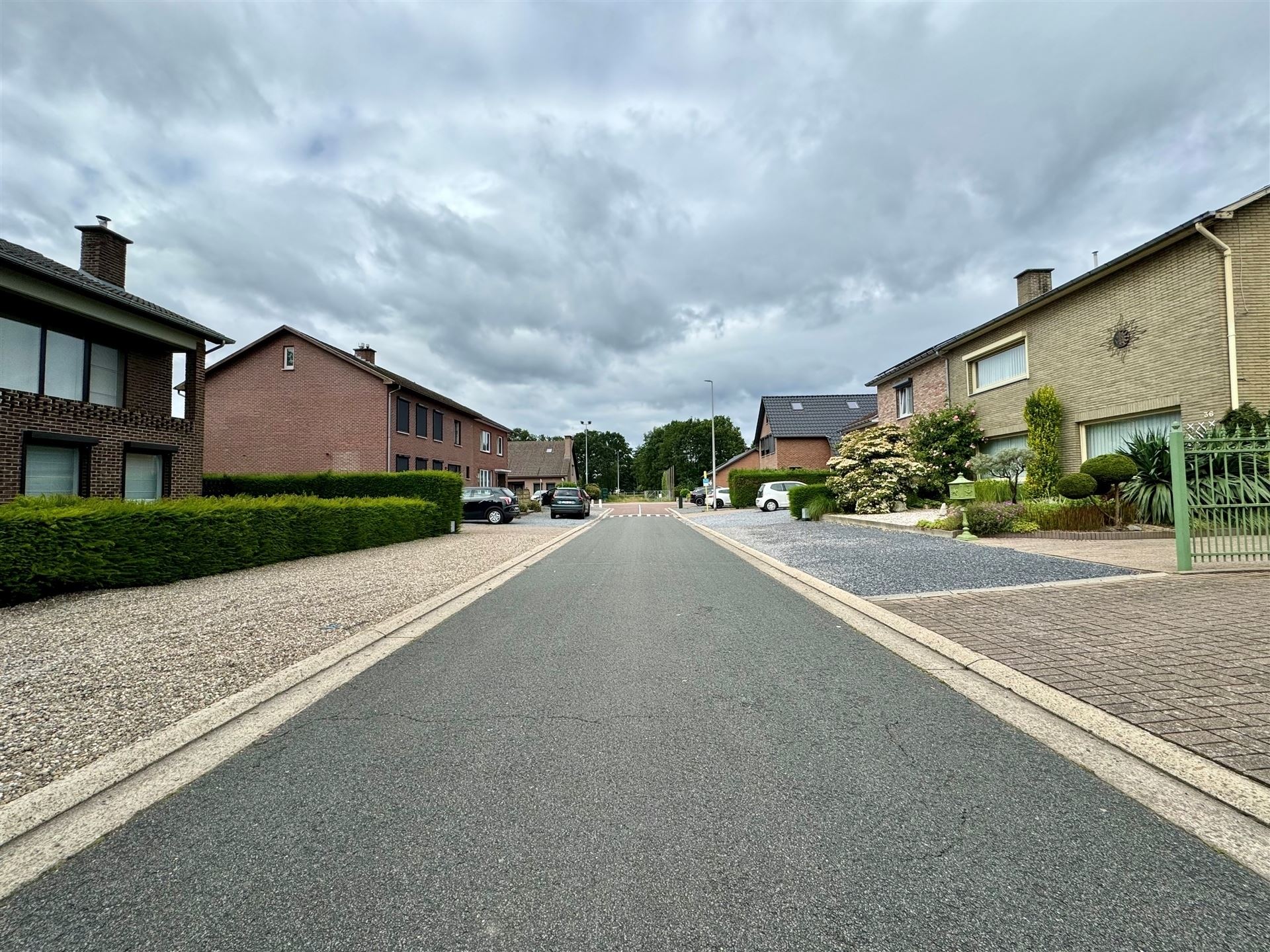 Royale bouwgrond voor halfopen bebouwing van maar liefst 17a28ca! - foto 4