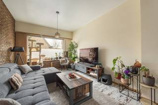 Deze woning bevindt zich in het centrum, vlakbij alle winkels, scholen en openbaar vervoer. Dankzij de centrale ligging geniet u van een...