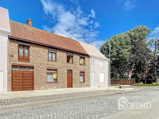 OPENDEUR ZATERDAG 23/08 VAN 11U00 TOT 12U00 Zeer ruime gezinswoning in het hart van BoezingeBent u op zoek naar een woning met veel ruimte én...