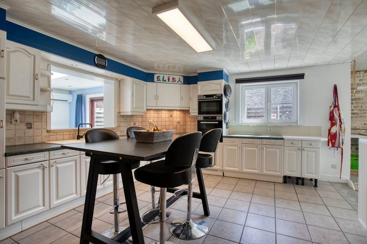 Maison spacieuse avec studio, garage et trois chambres ! - photo 4