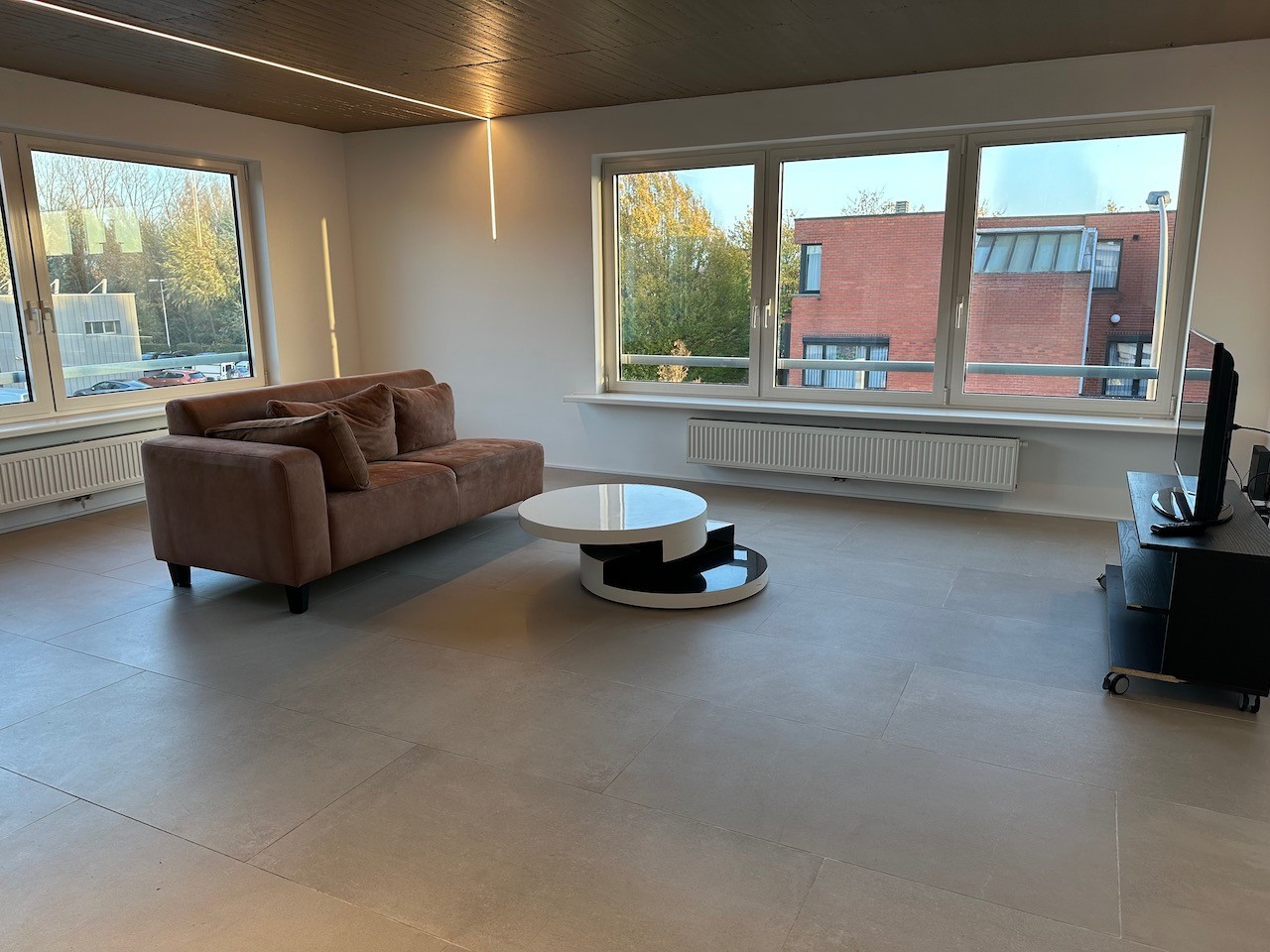 Ruim twee slaapkamer appartement te Zwijndrecht - foto 3