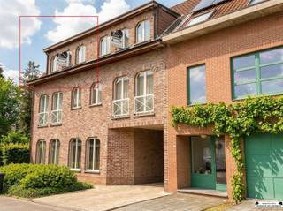 Dakappartement met ruim zonnig terras in kleinschalig gebouw Dit gezellige dakappartement bevindt zich in een kleinschalig gebouw met 5...