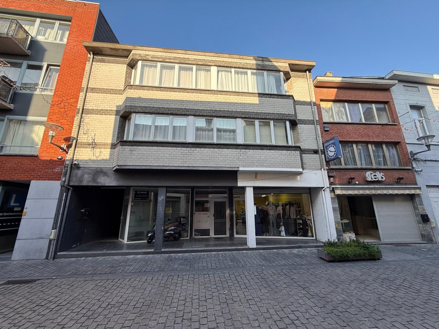 Commercial for sale in Boom - photo 1