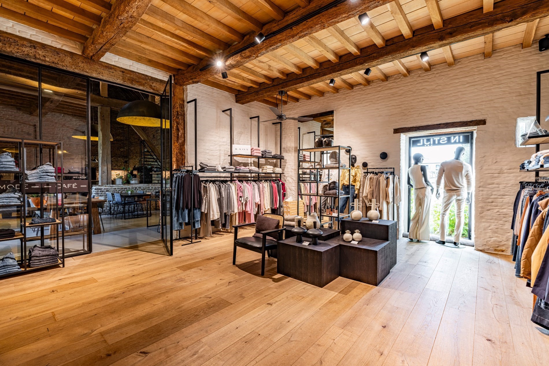 Prachtige handelsruimte met karaktervolle woonst in een een deel van het geklasseerde Kasteel Van Dormaal. - foto 4