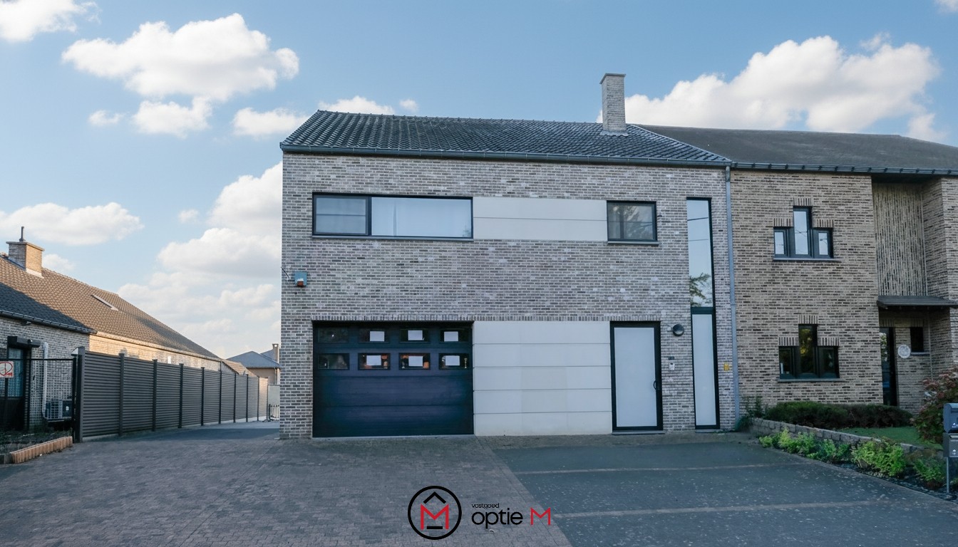 Commercial à vendre à Bilzen - photo 1