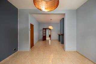 Energiezuinige woning met grote tuin op toplocatieIn hartje Sint-Gillis-Dendermonde vind je deze buitenkans!Je komt binnen in een lichtrijke hal met...