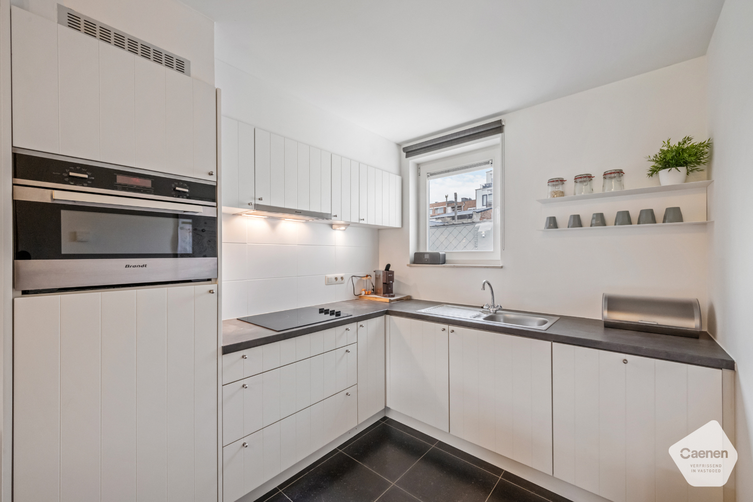 Magnifique appartement de deux chambres à coucher, prêt à emménager, situé dans un quartier calme, à quelques pas de la plage. - photo 5