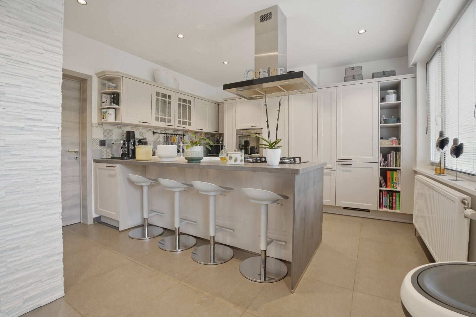 Beautifully finished house in Nieuwpoort-Stad on 284 m². - photo 5