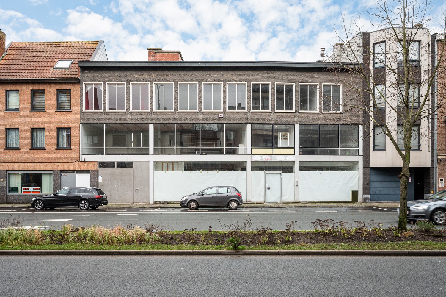 Multifunctionele eigendom met projectpotentieel in het centrum van Eeklo - foto 1