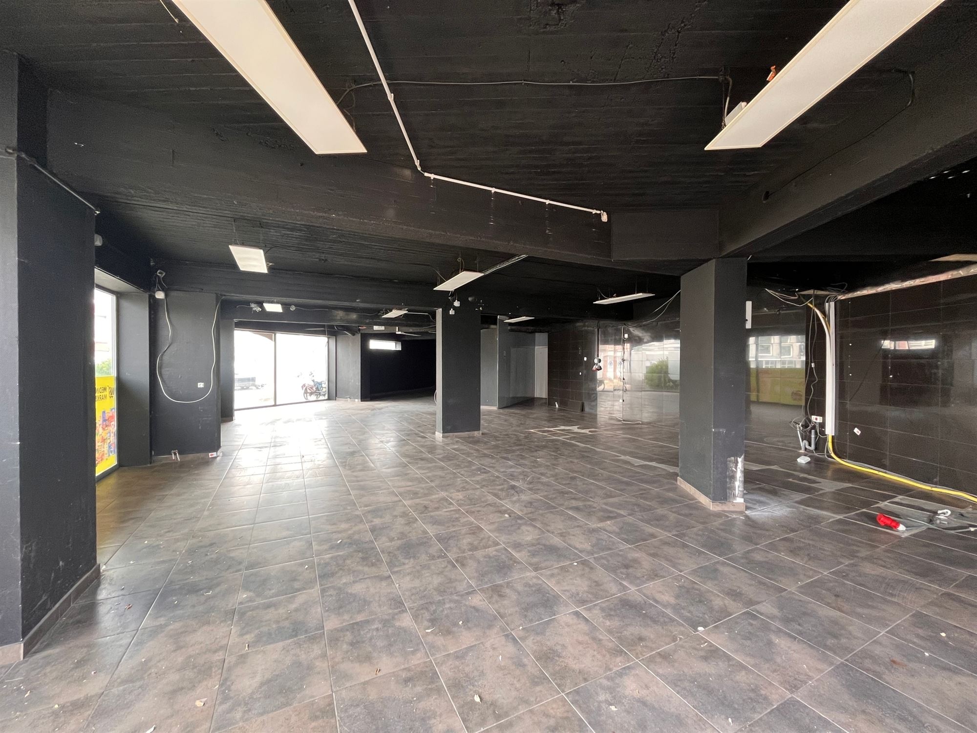 Handelspand van 200m² met uitstekende zichtbaarheid - foto 4
