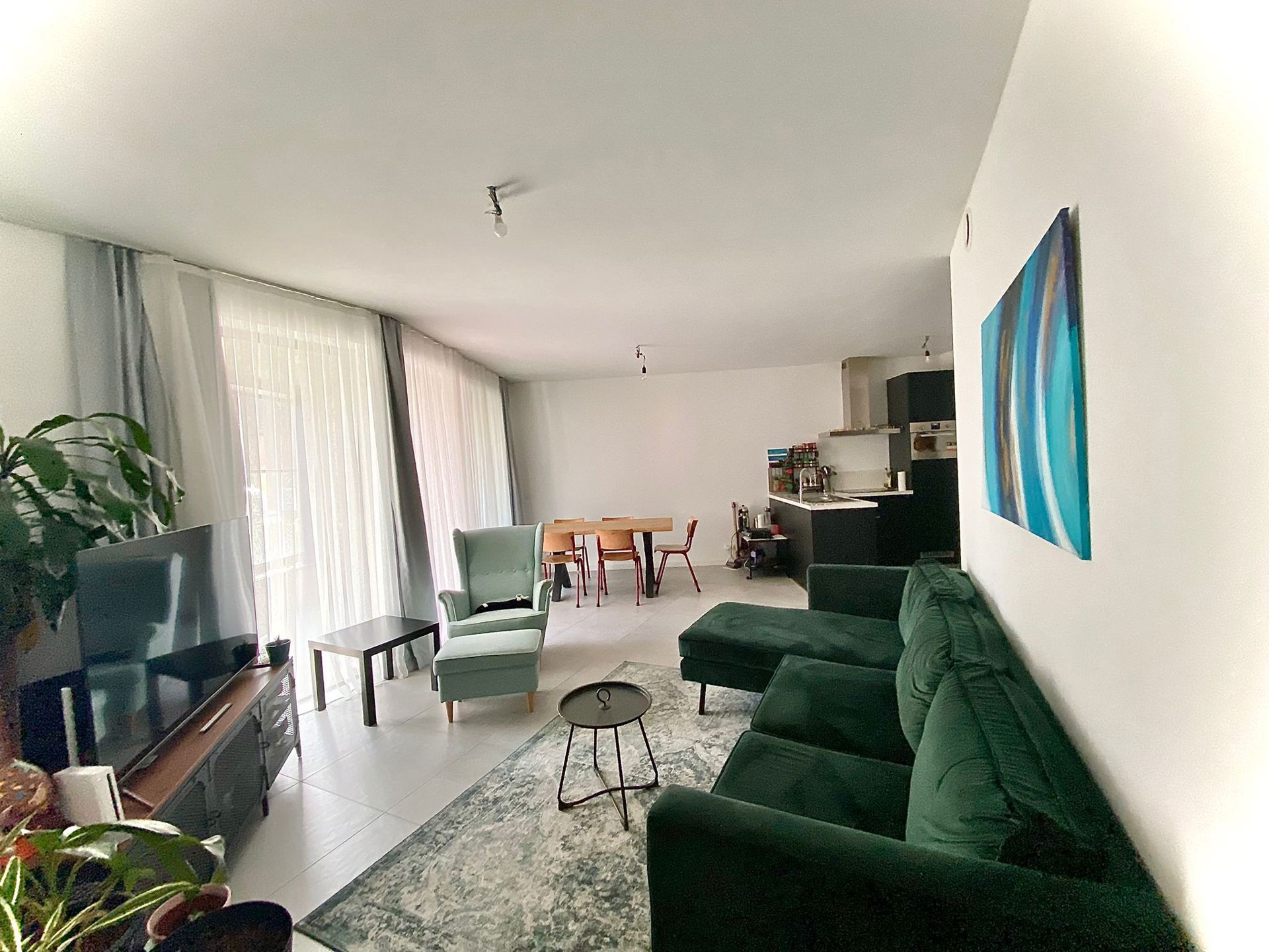 Recent, gelijkvloers appartement met 2 slaapkamers en terras - foto 3