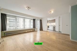 We treffen dit ruim, volledig instapklaar appartement aan nabij Petit Paris te Oostende. Op wandelafstand zijn er talloze buurtwinkels, alsook...