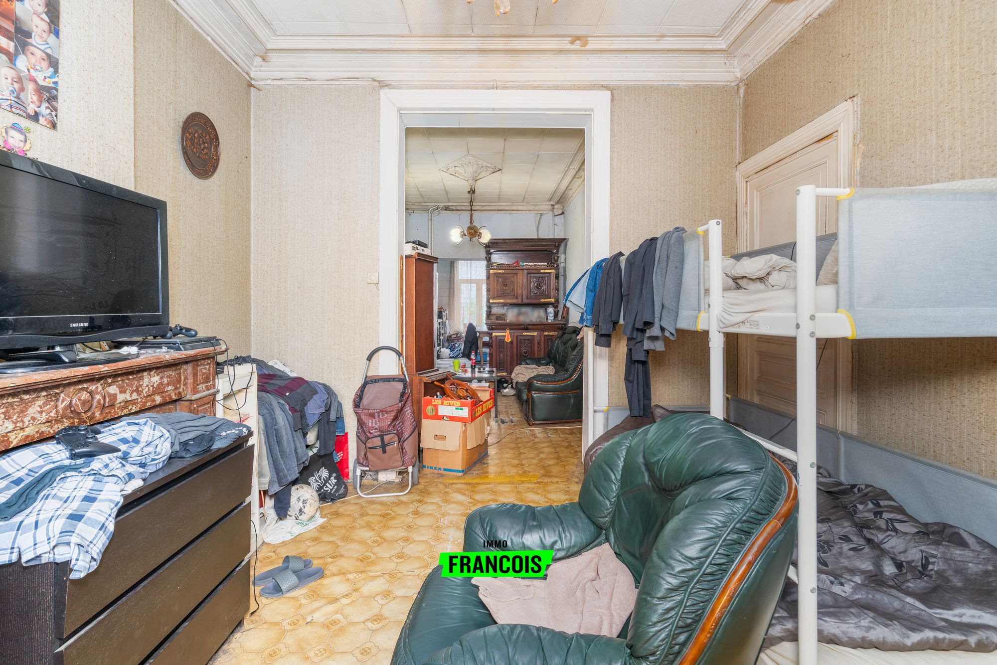 Te renoveren gezinswoning met 4 slaapkamers te Sint-Joost-ten-Node - foto 4
