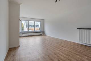  * Instapklaar & recent vernieuwd – ideaal voor eigen bewoning of investering. * Praktische indeling – inkomhal, apart toilet, berging en functionele...