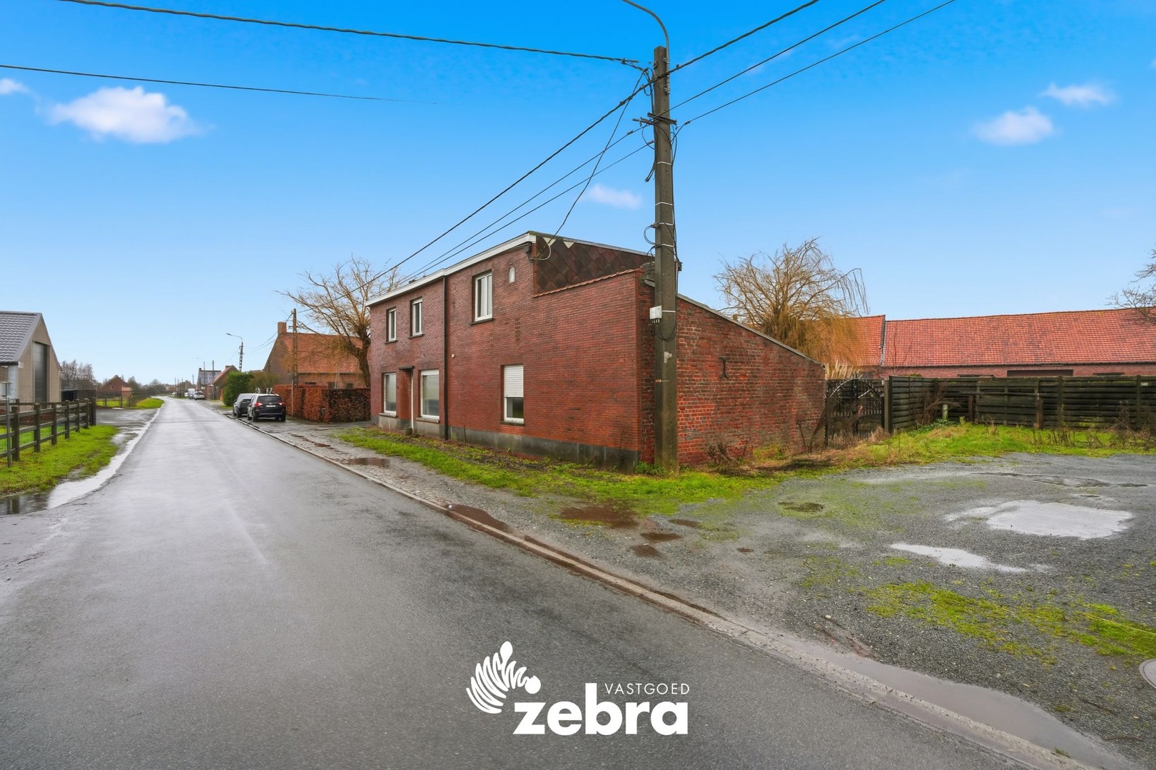 Te renoveren woning op een rustige ligging te Zwevezele! - foto 2