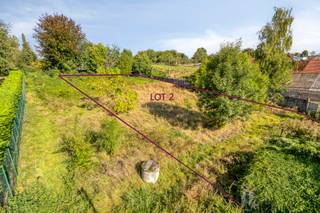 Bouwgrond te koop – 11a43 voor halfopen bebouwing in GoetsenhovenIn de rustige en groene Konijnenbergstraat te Goetsenhoven bieden wij een prachtig...