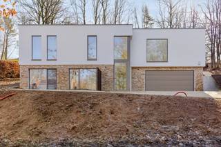 In het groene en residentiële Rotselaar, op de gegeerde en uiterst rustige ligging van de Middelberg, vindt u deze exclusieve,...