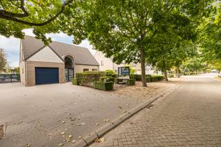 Deze vrijstaande woning bevindt zich op een rustige en aangename ligging, centraal ten opzichte van alle nodige voorzieningen. De combinatie van...