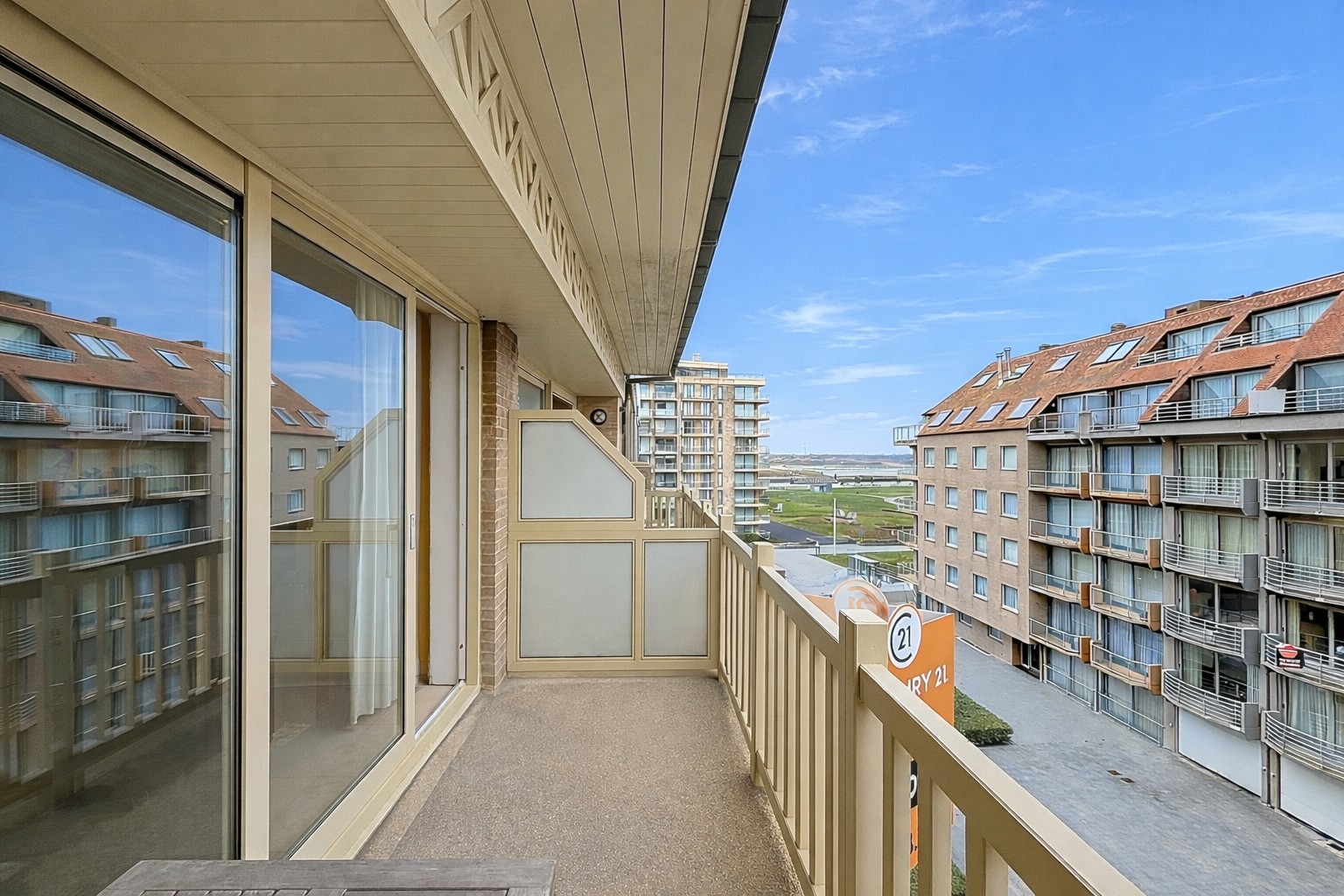 Schitterend appartement met 2 terrassen nabij de vaargeul van Nieuwpoort-Bad - foto 2