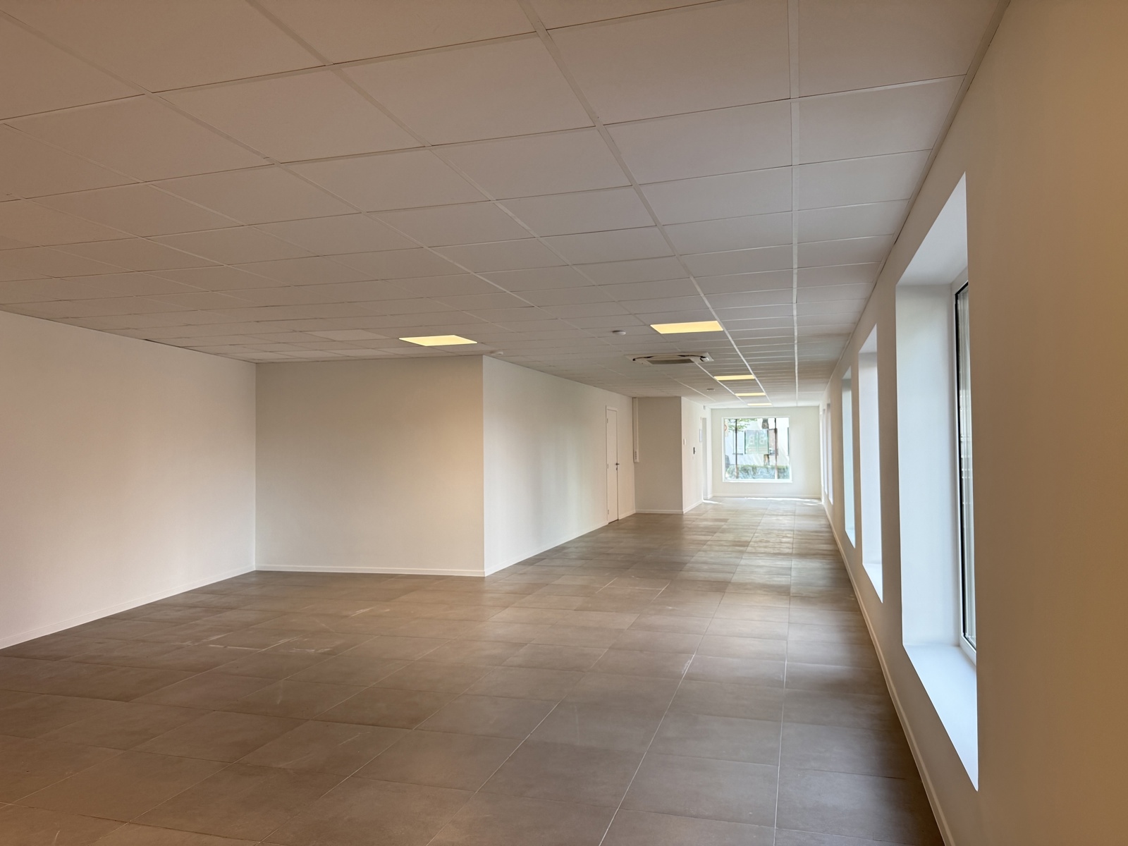 Kantoorruimte van 110 m² met veel lichtinval  - foto 5