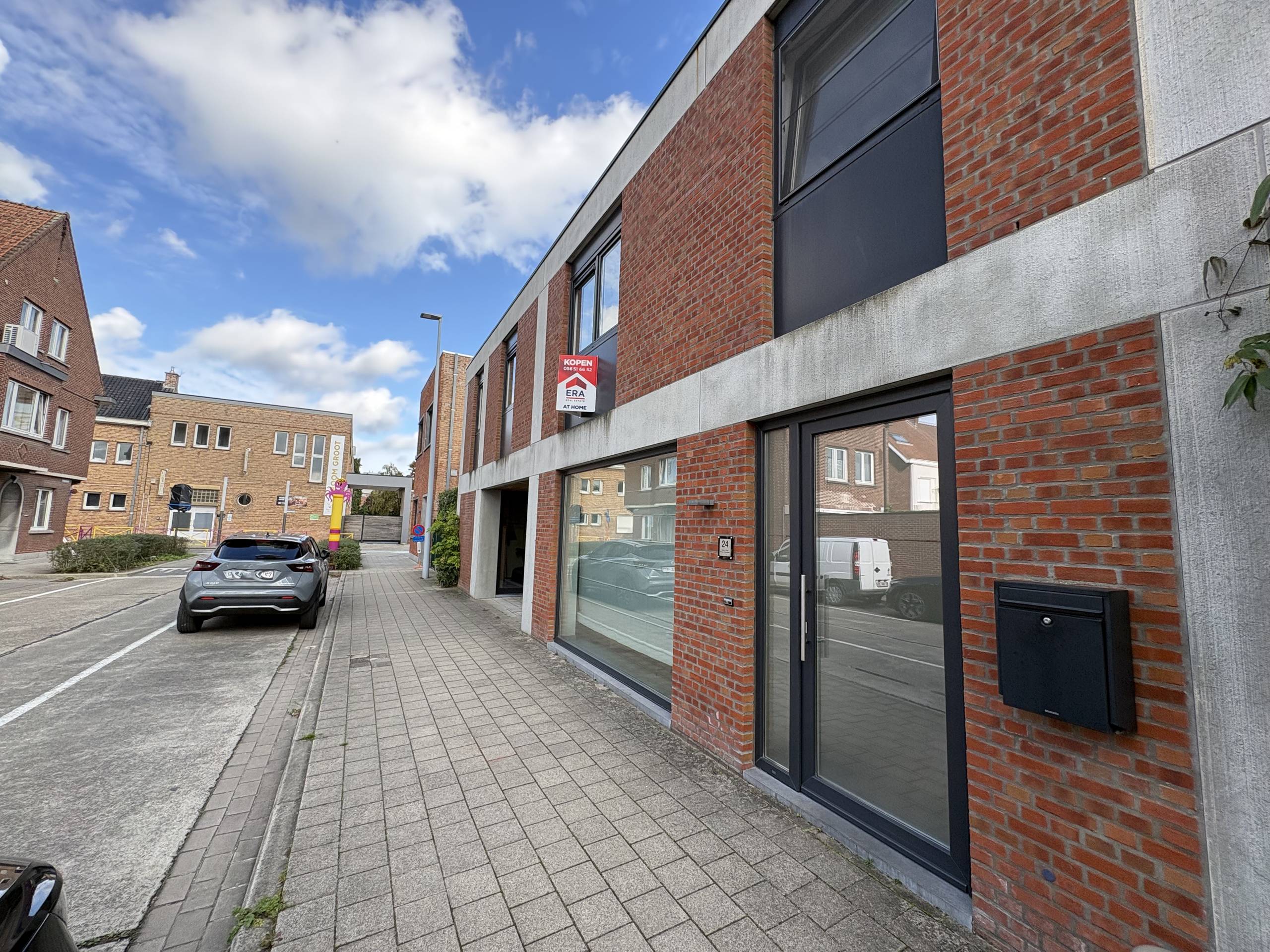Woning met 4 slaapkamers + garage en uitweg - foto 2