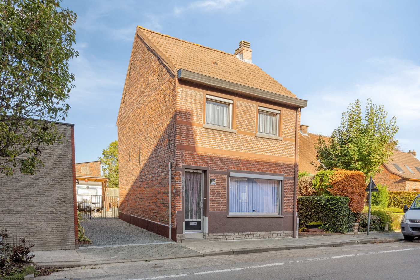 Veelzijdige woning met bijbouw, garage en zonnige tuin - foto 1