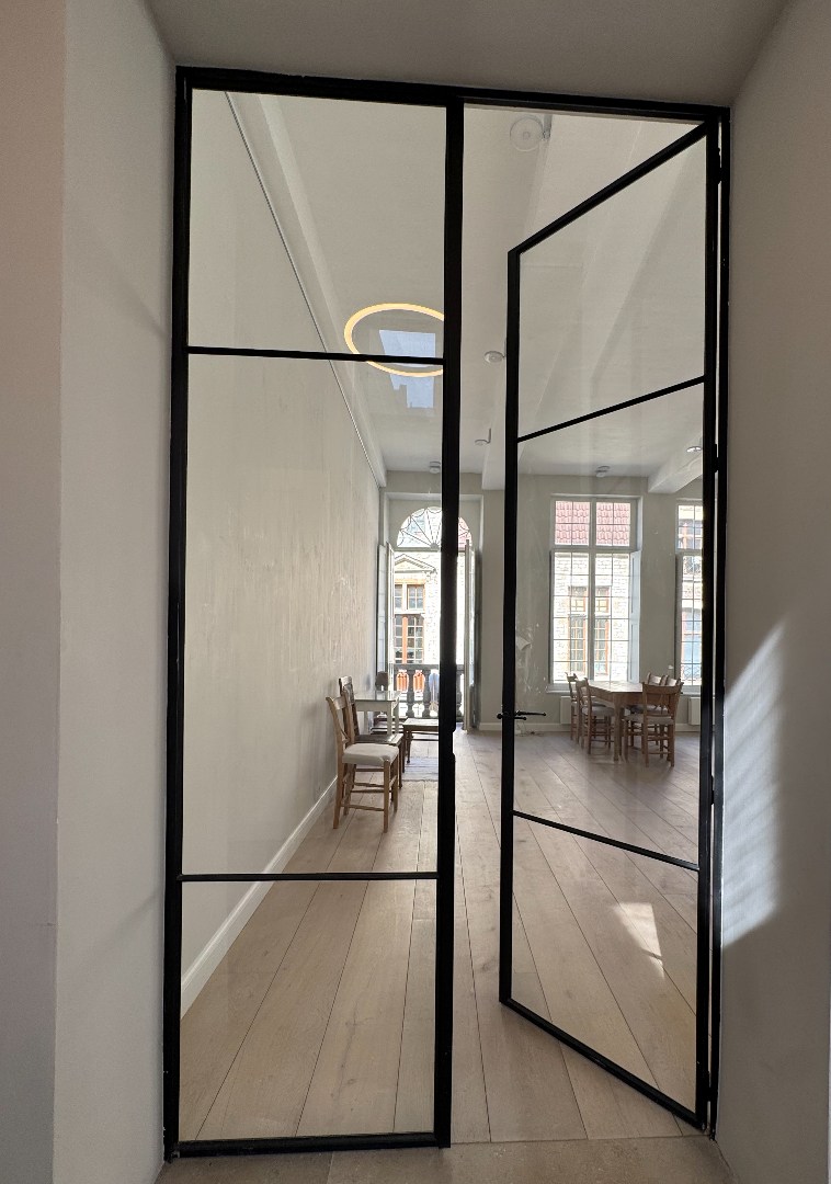 Karaktervol duplex-appartement met 2 slaapkamers en dakterras - foto 3