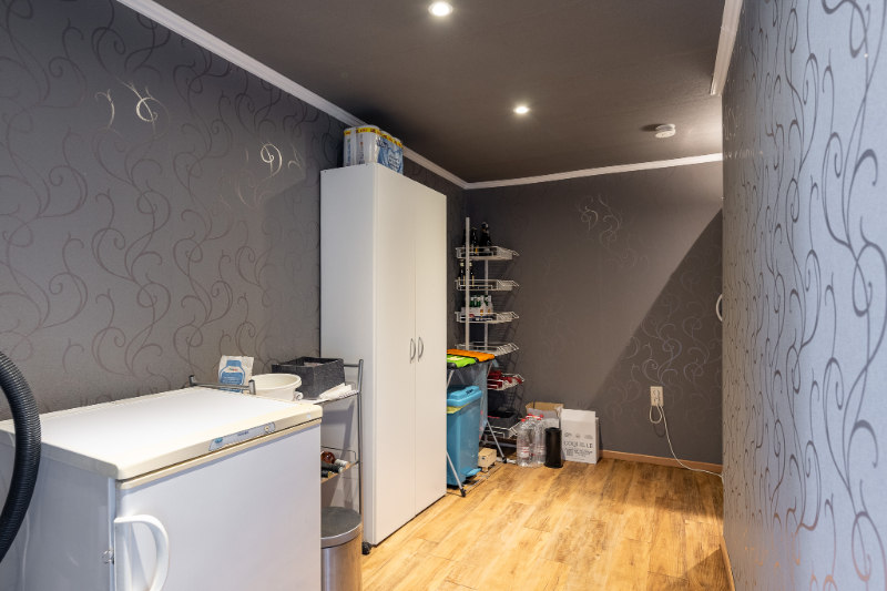 Woning met brede oprit en dubbele garage - photo 4