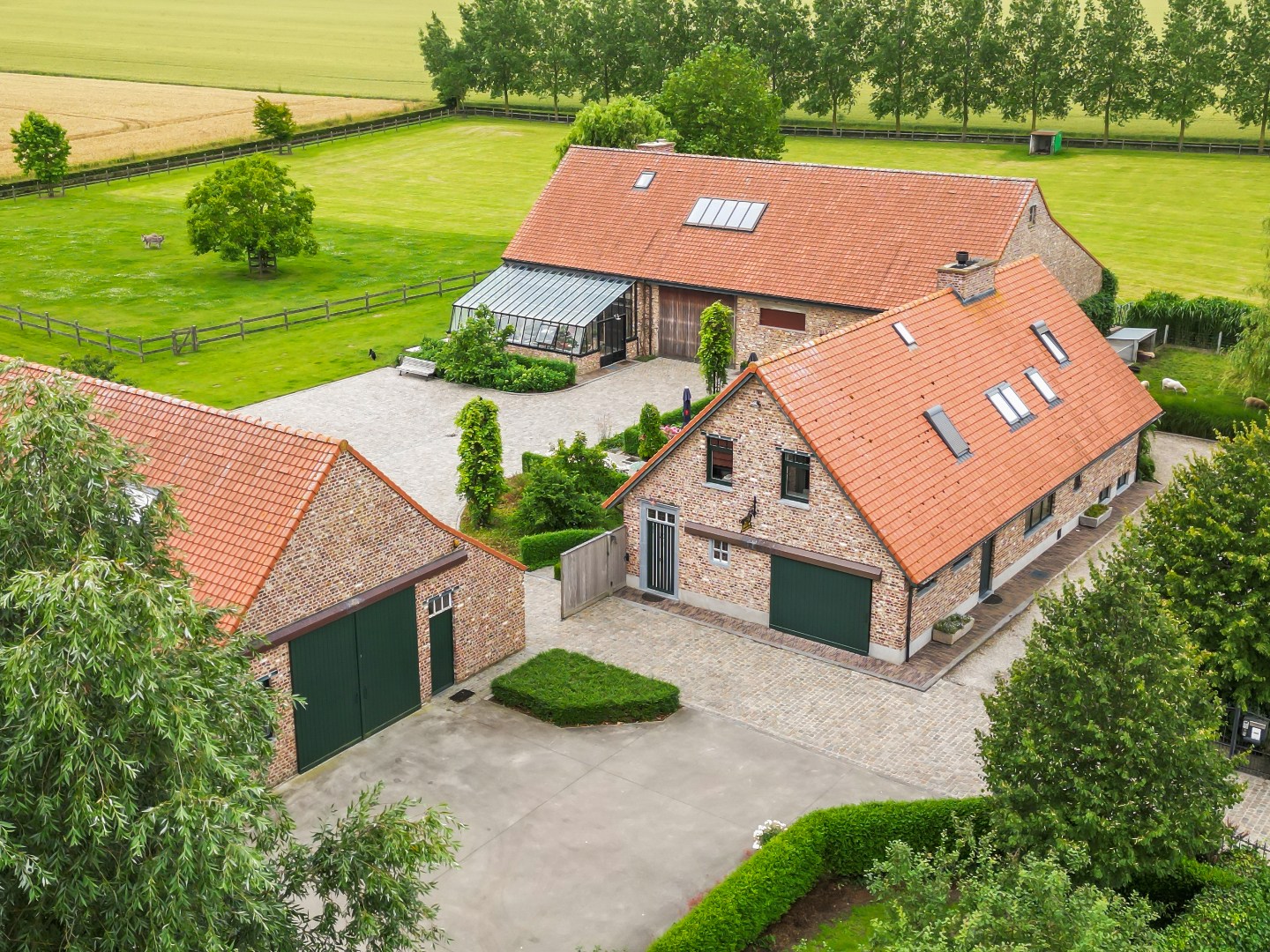 Unieke vierkantshoeve op toplocatie in Heuvelland te koop! - foto 5