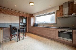 Rustig gelegen woning in een aangename en residentiële woonomgeving in Zedelgem, met vlotte verbinding naar Brugge, Torhout en de...