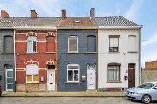 Welkom in deze charmante woning in het pittoreske Ronse, een plek die een uitstekende combinatie biedt van gezelligheid en moderne...