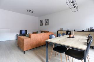 In het centrum van Beveren bevindt zich dit instapklaar en energiezuinig appartement (geen lift).Het appartement is gelegen op de 1ste verdieping en...