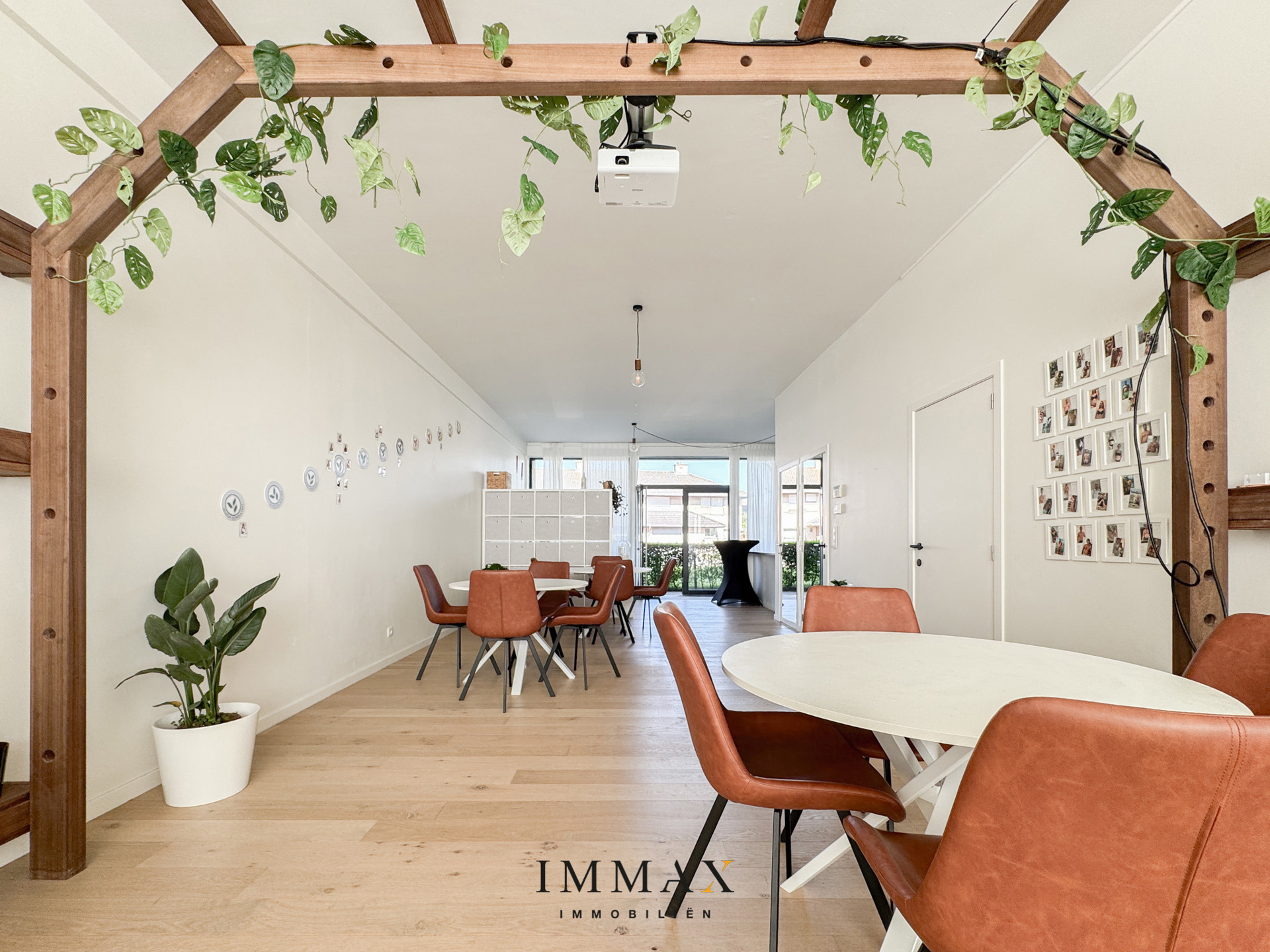 Commercial for sale in Bruges
