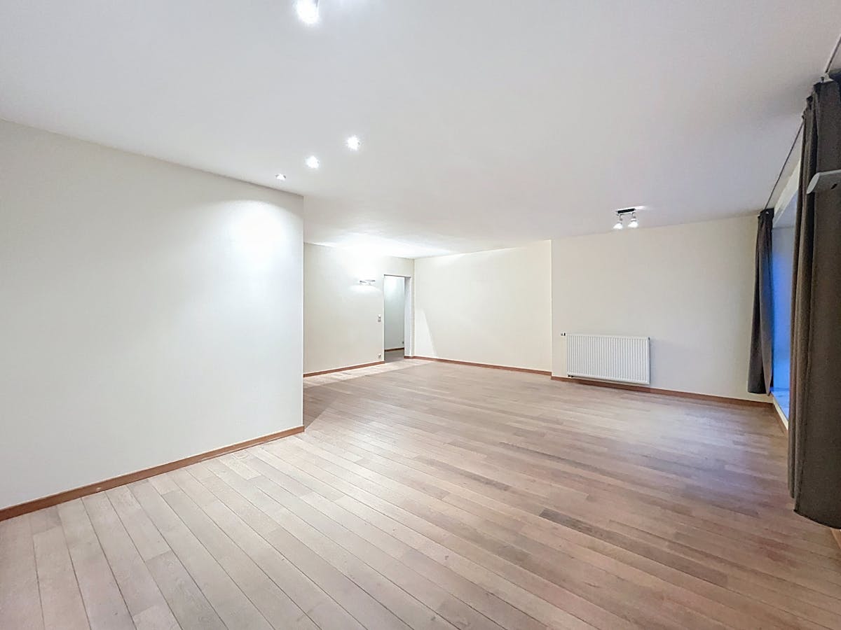 Ruim appartement met 2 kamers te huur in Kortrijk - foto 5