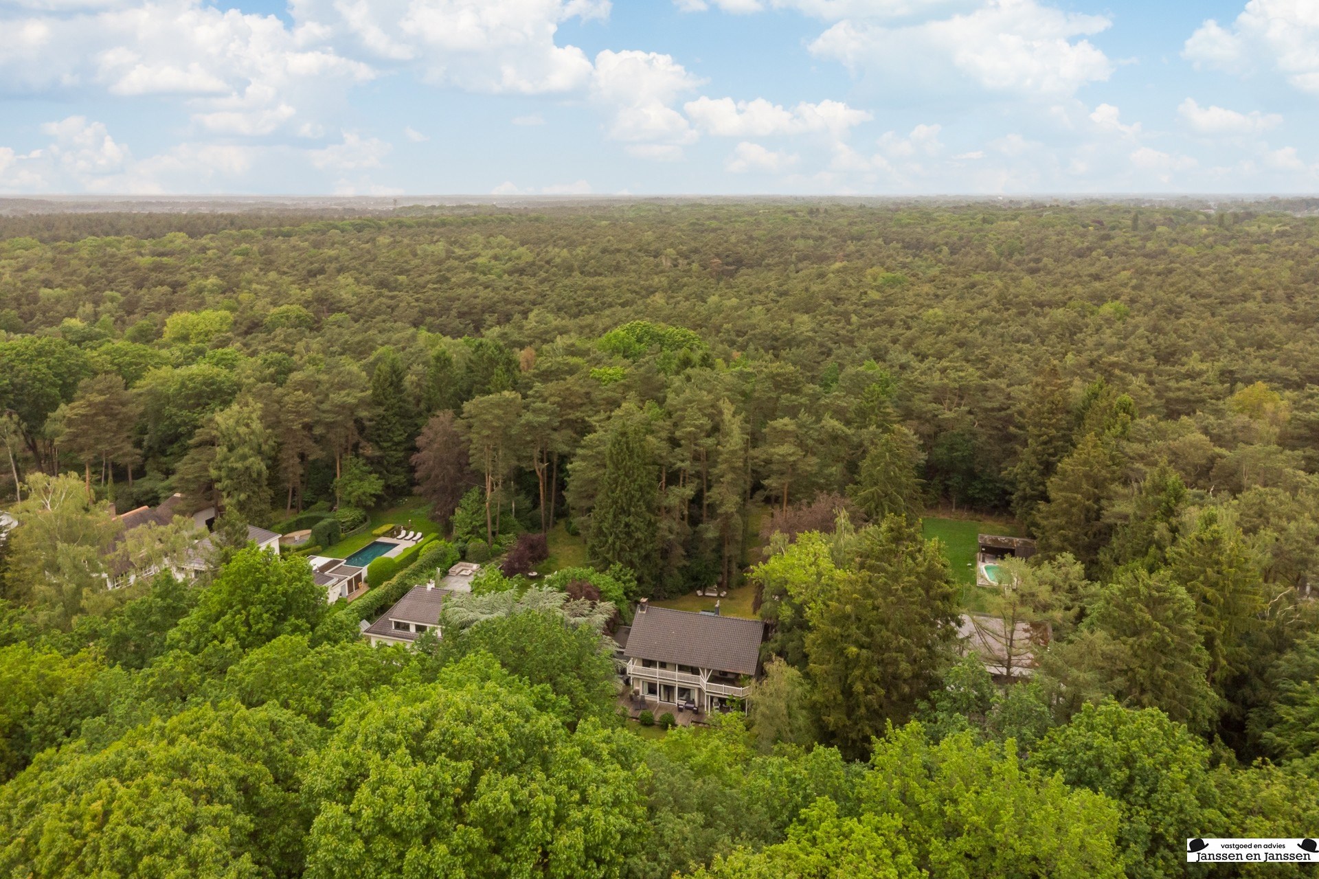 Villa - photo 3