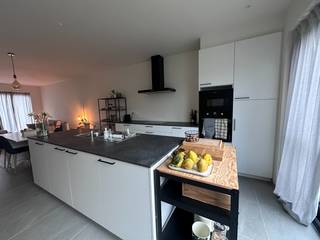 In een rustige zijstraat van de Weststraat, waar u tal van winkels en voorzieningen binnen handbereik hebt, bevindt zich deze prachtige woning in...