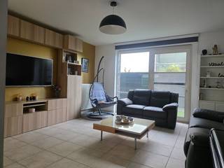 uit de hand te koop:
instapklare woning 10x15m
EPC B
bj 2004
3 a 4 slaapkamers
1 badkamer
2 wc
nog in te richten zolder
overdekt terras met schuifvensters
nieuwe gasketel en toiletten
zonneboiler
airco
dubbel garage
dubbel carport
volledig omheind en elek poort
vrij +/-half november '26
staat op 6a82 grond en heeft een bewoonbare oppervlakte van 326m²
voor prijs en info:
0496 87 26 32 bert
merem 2c
3740 bilzen hoeselt